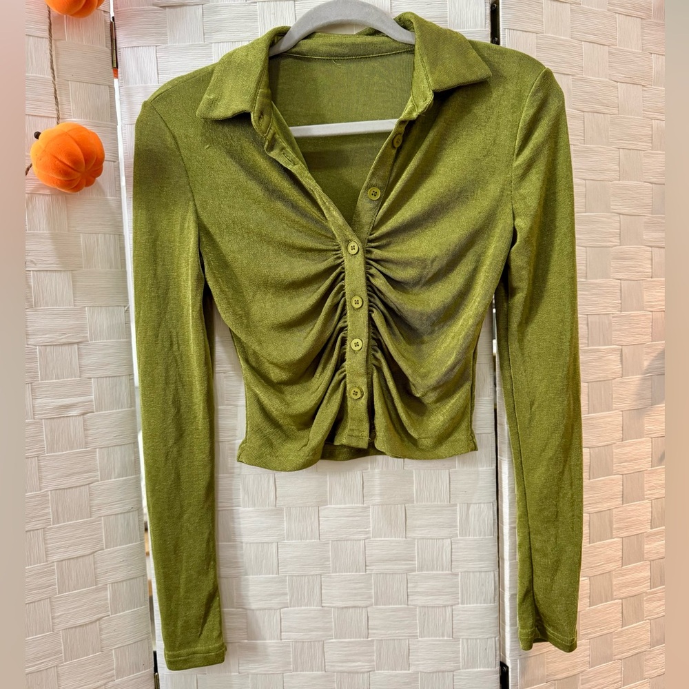 Olive Green Ruched Button Front Cropped Top Long Sleeve Fitted Blouse Size S